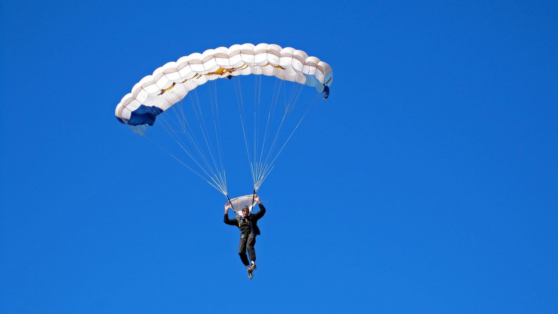 弗朗索瓦·斯图尔特：他的强硬防守助力南非队掌控比赛节奏，弗朗索瓦德尔萨特
